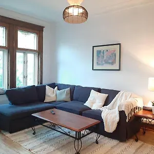 Big 3br At Olympic Stadium At Pie-ix Metro Station Apartment