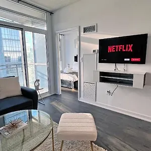 https://stunning-luxurious-lakeview-condo-by-cn-tower.hotelstorontoontario.org
